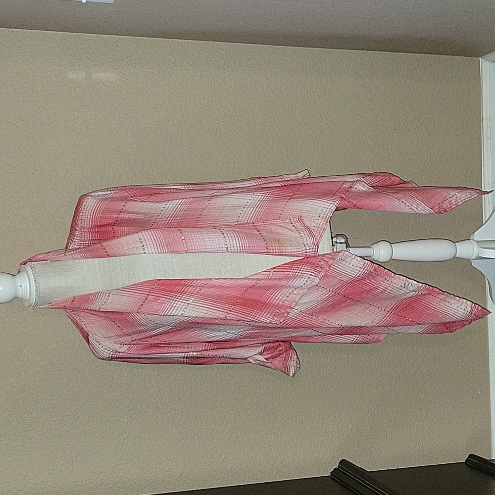 JUSTICE SZ 20 GIRLS OR JUNIORS PINK W/ GOLD METALIC THREADING THROUGH BLOUSE